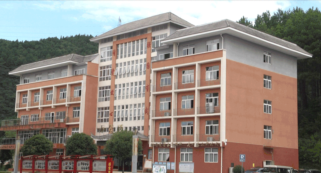 热心公益，向善发展｜东鹏践行企业责任，助力黄平县校园建设