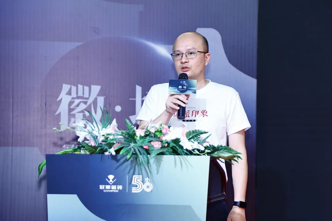 冠军磁砖董事总经理龙根.jpg